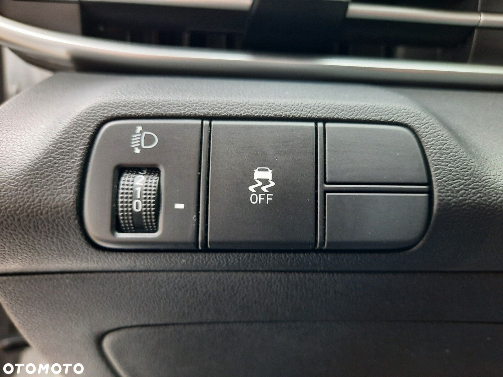 Hyundai Elantra 1.6 Smart CVT - 36