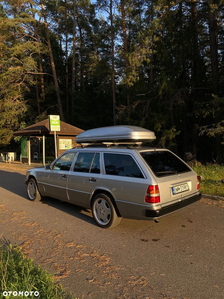 Mercedes-Benz Klasa E 300 TD Turbo 4Matic - 10