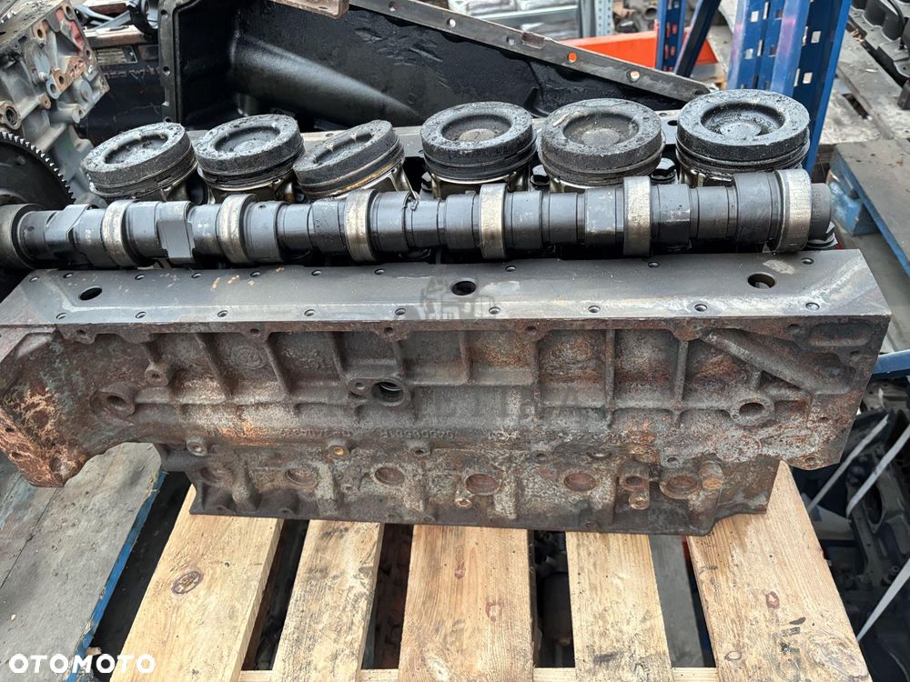 Deutz  TCD 6.1 276 KM Fendt 820 Vario Silnik Blok Wał Tłoki CZĘŚCI  04508501R - 3