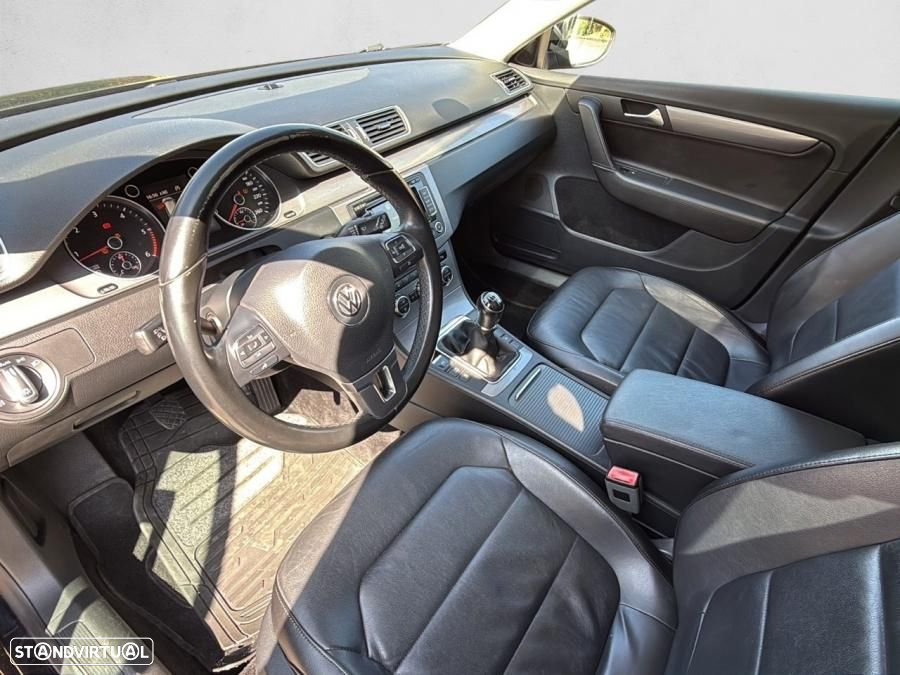 VW Passat Variant 1.6 TDI Confortline Navig - 12
