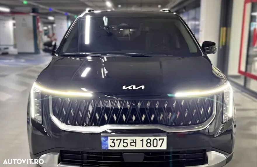 Kia Carnival - 2