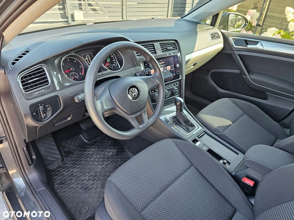 Volkswagen Golf - 26