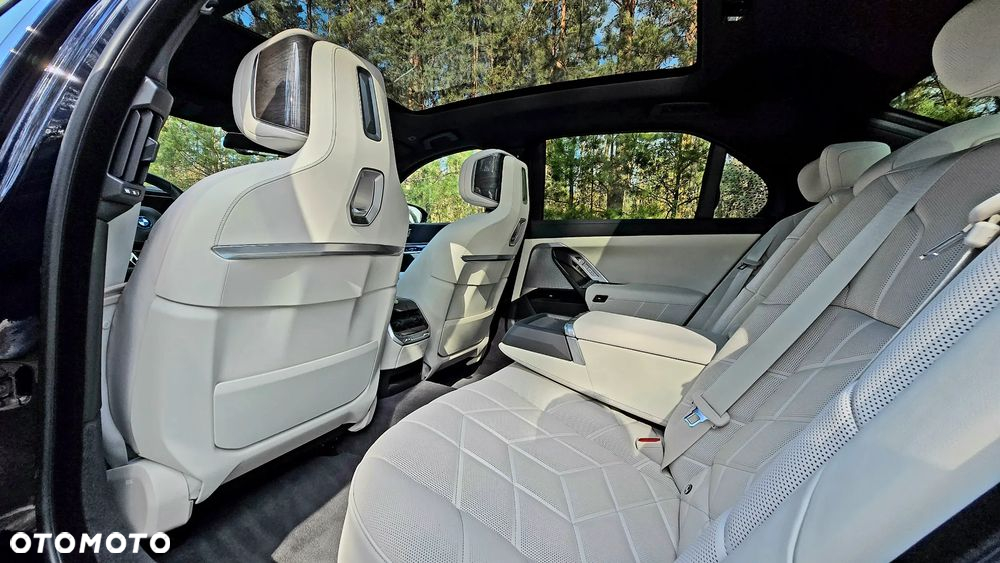BMW i7 105.7kWh eDrive50 - 8