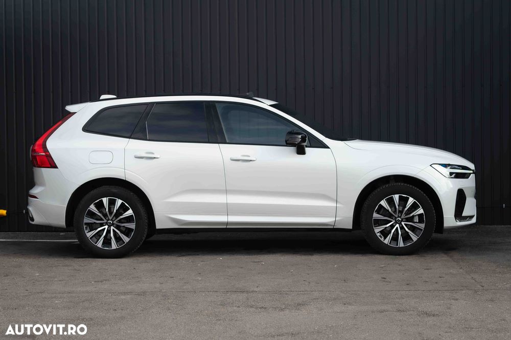 Volvo XC 60 B4 MHEV AT8 AWD R-Design - 4