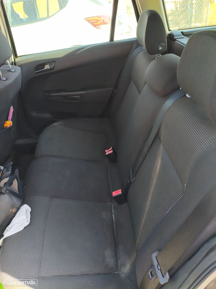 Opel Astra 2006 photo 2