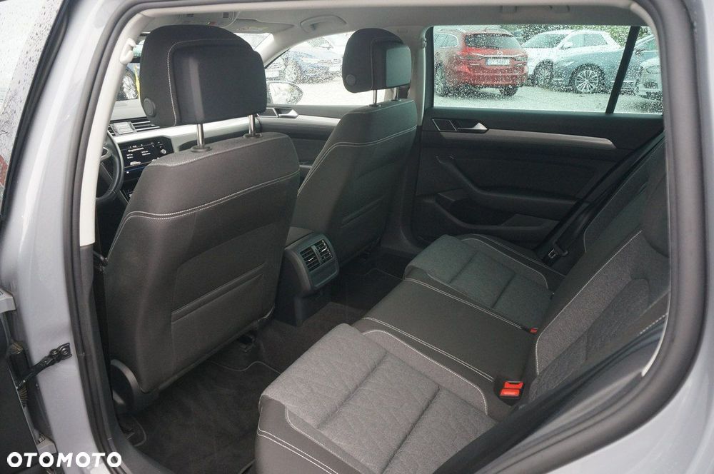 Volkswagen Passat Variant 1.5 TSI EVO Business DSG - 25