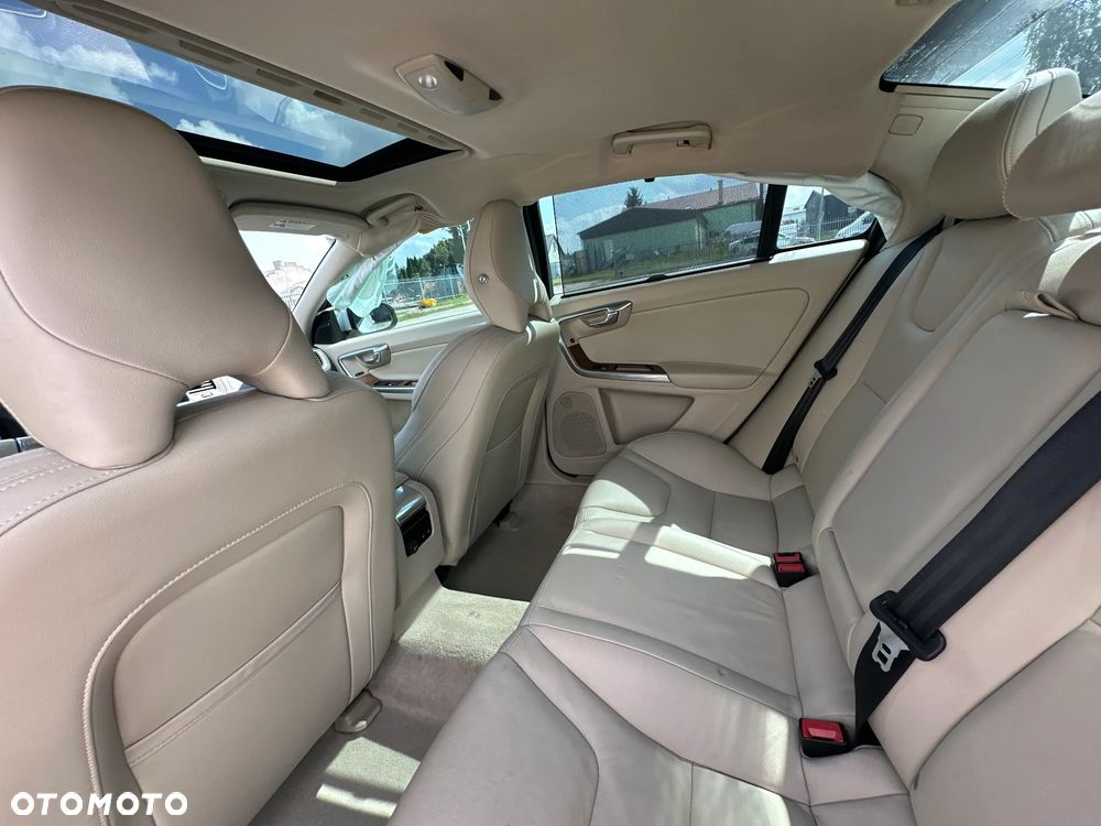 Volvo S60 - 30