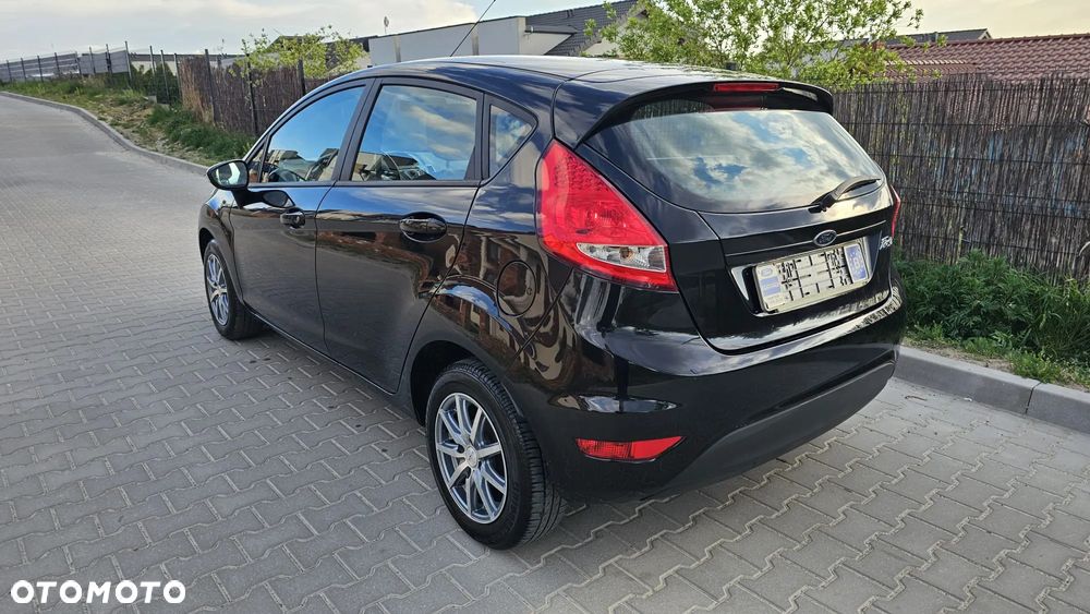Ford Fiesta 1.25 Ambiente - 2