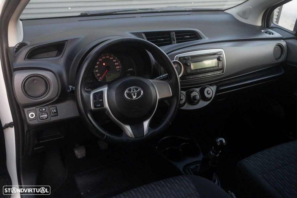 Toyota Yaris 1.4 D-4D Active - 9