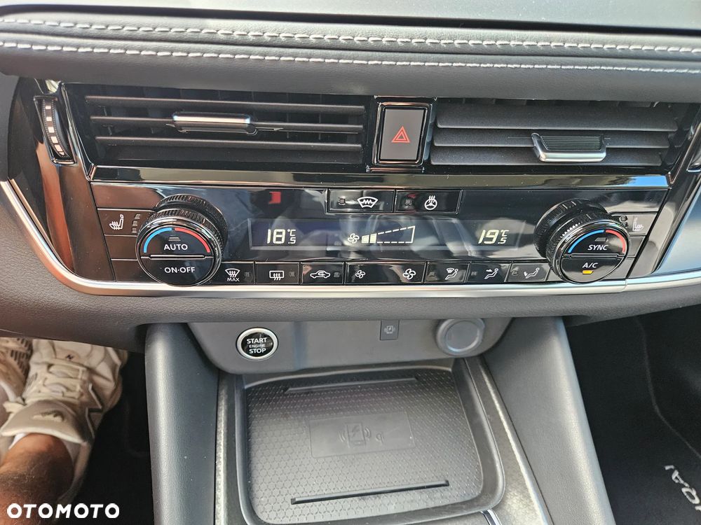 Nissan Qashqai 1.3 DIG-T MHEV Premiere Edition - 14