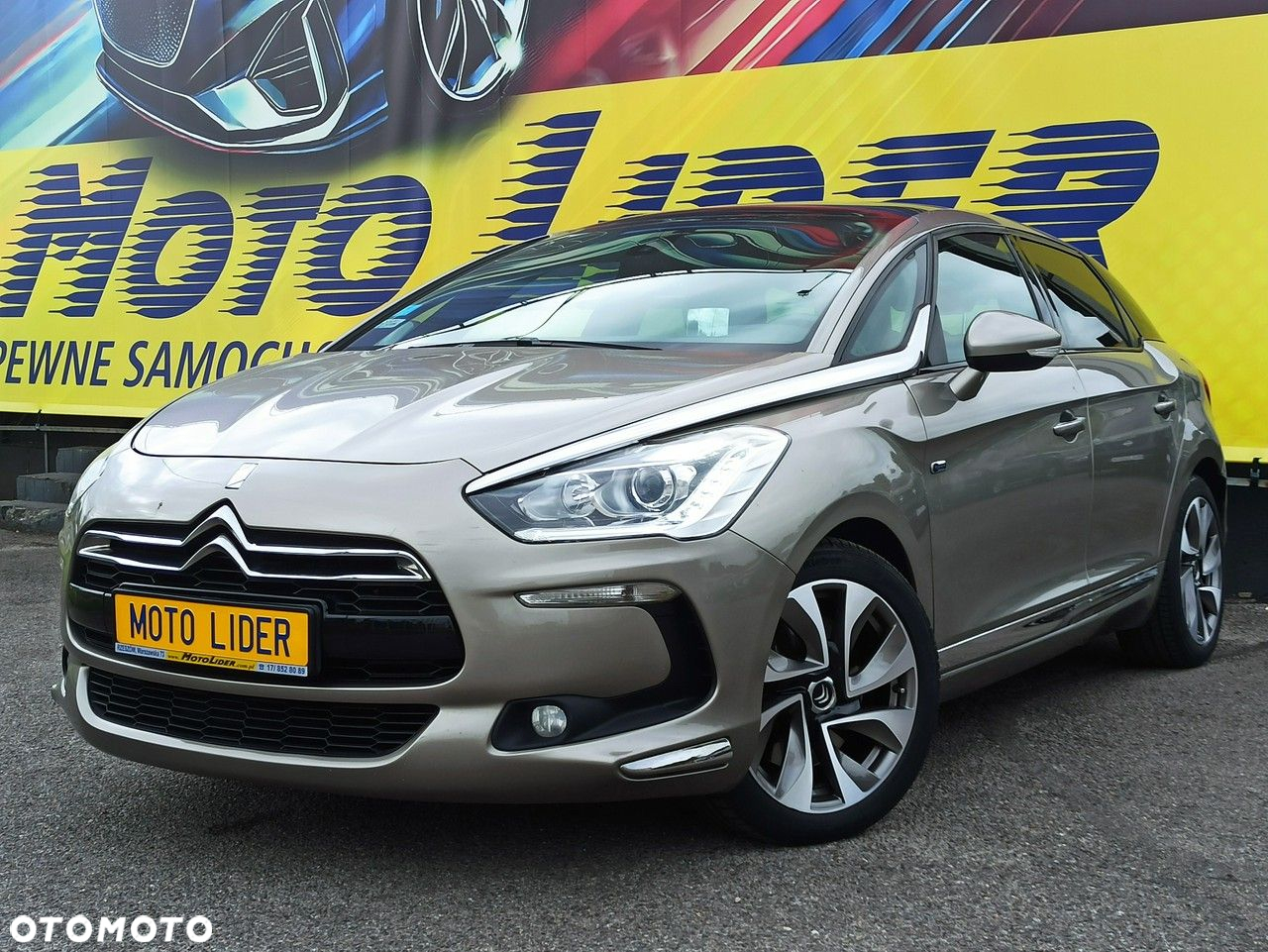 Citroën DS5 2.0 HDi Hybrid4 SoChic MCP - 3