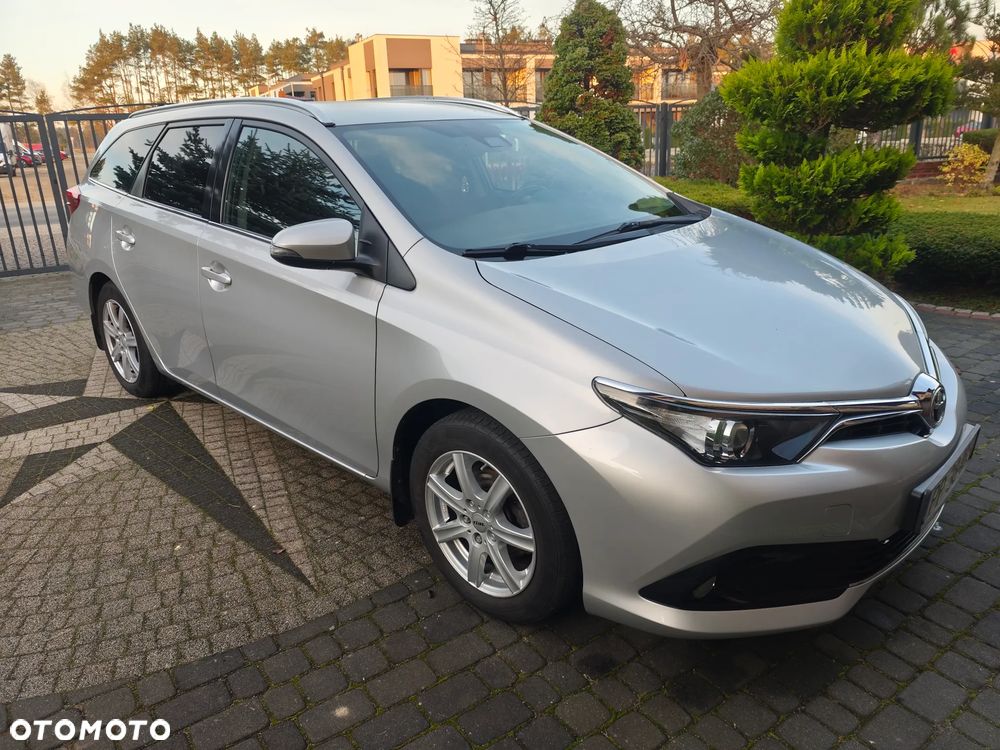 Toyota Auris 1.6 Dynamic - 3