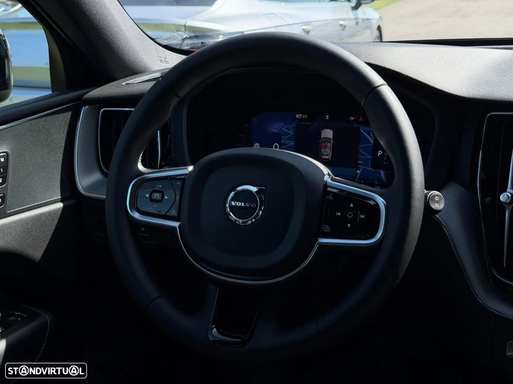 Volvo XC 60 2.0 T6 PHEV Black Edition - 32