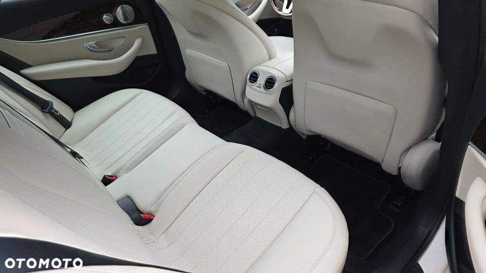 Mercedes-Benz Klasa E 450 4Matic 9G-TRONIC AMG Line - 11