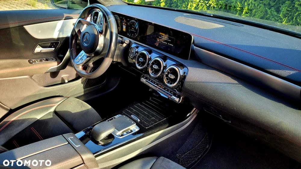 Mercedes-Benz CLA 180 d 7G-DCT AMG Line - 9