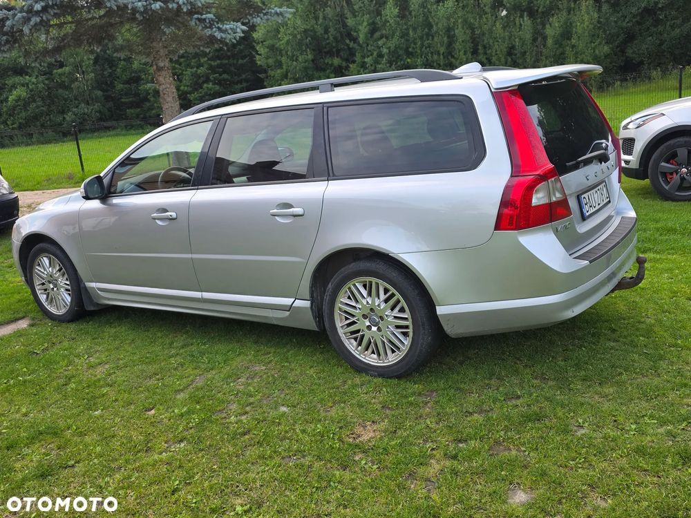 Volvo V70 D5 Momentum - 6