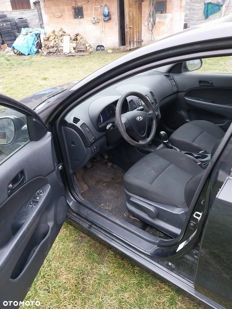 Hyundai i30 i30cw 1.6 CRDi FIFA WM Edition - 4