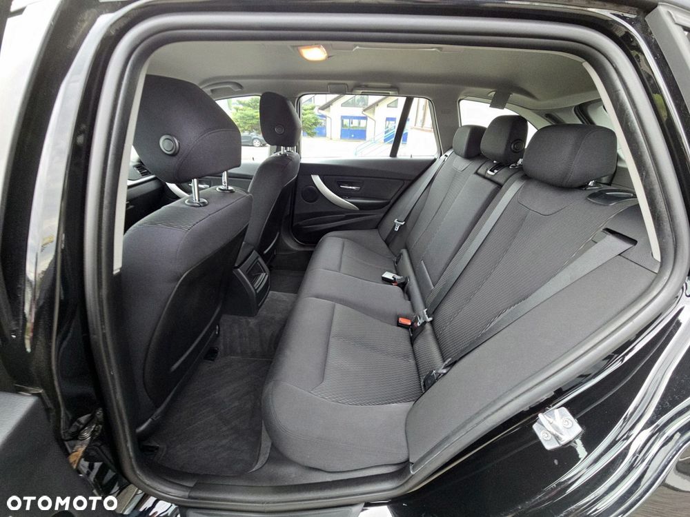BMW Seria 3 318d - 13