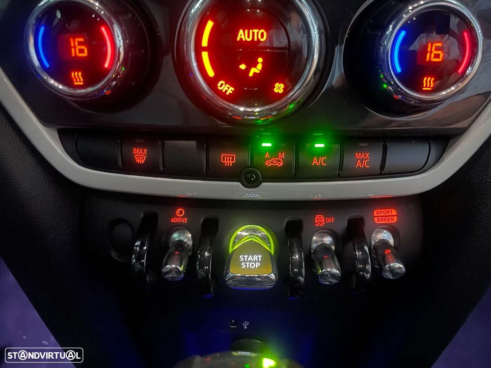 MINI Countryman Cooper SE ALL4 Auto - 23