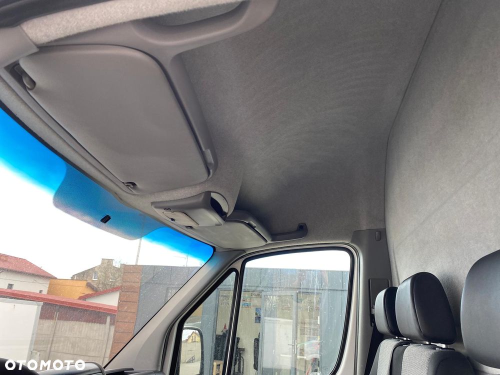 Volkswagen CRAFTER - 11