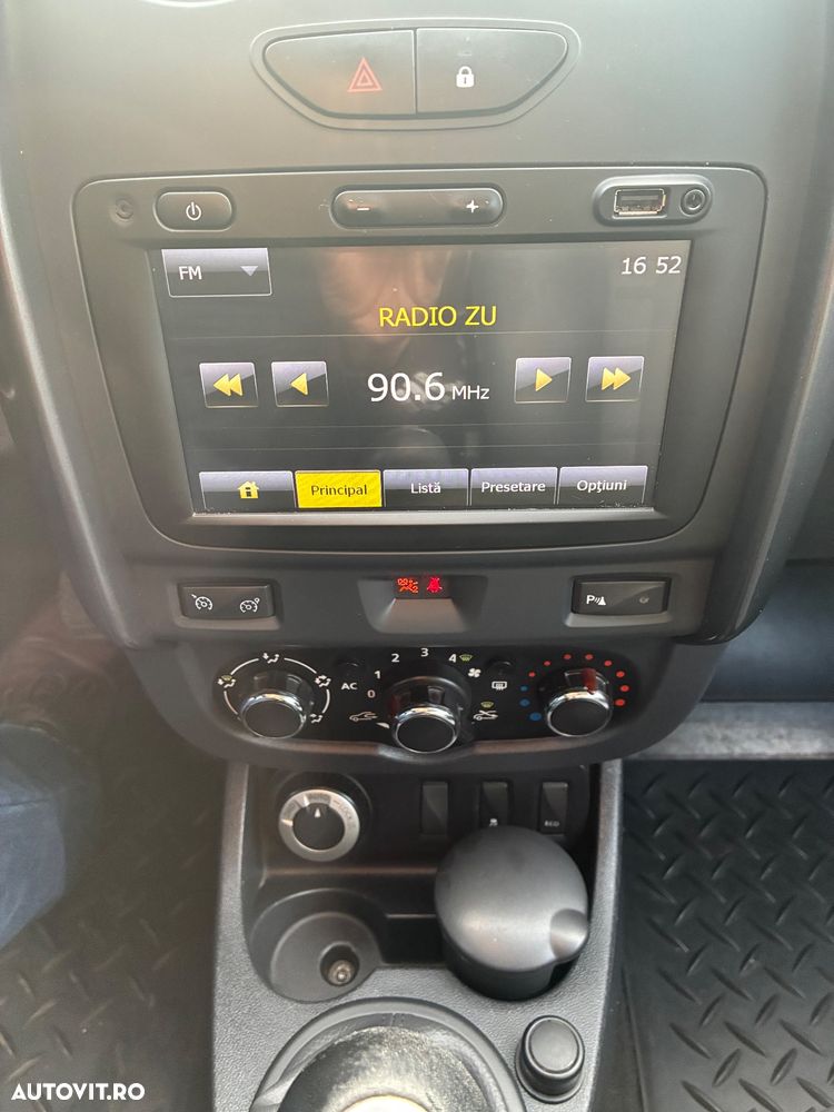 Dacia Duster 1.5 dCi 4x4 Prestige - 11