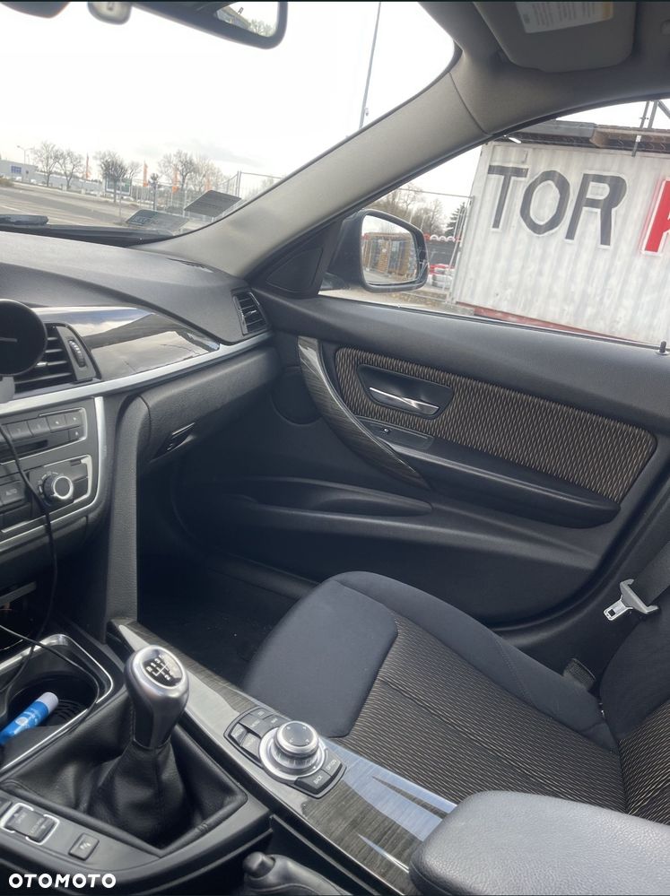 BMW Seria 3 320d - 7