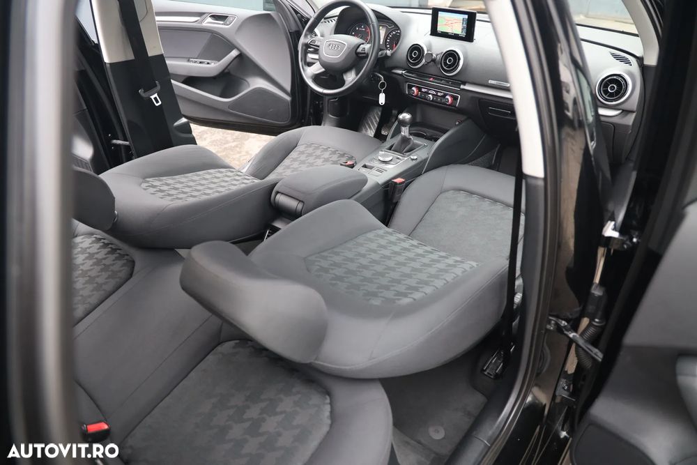 Audi A3 1.6 TDI ack (clean diesel) S line Sportpaket - 16