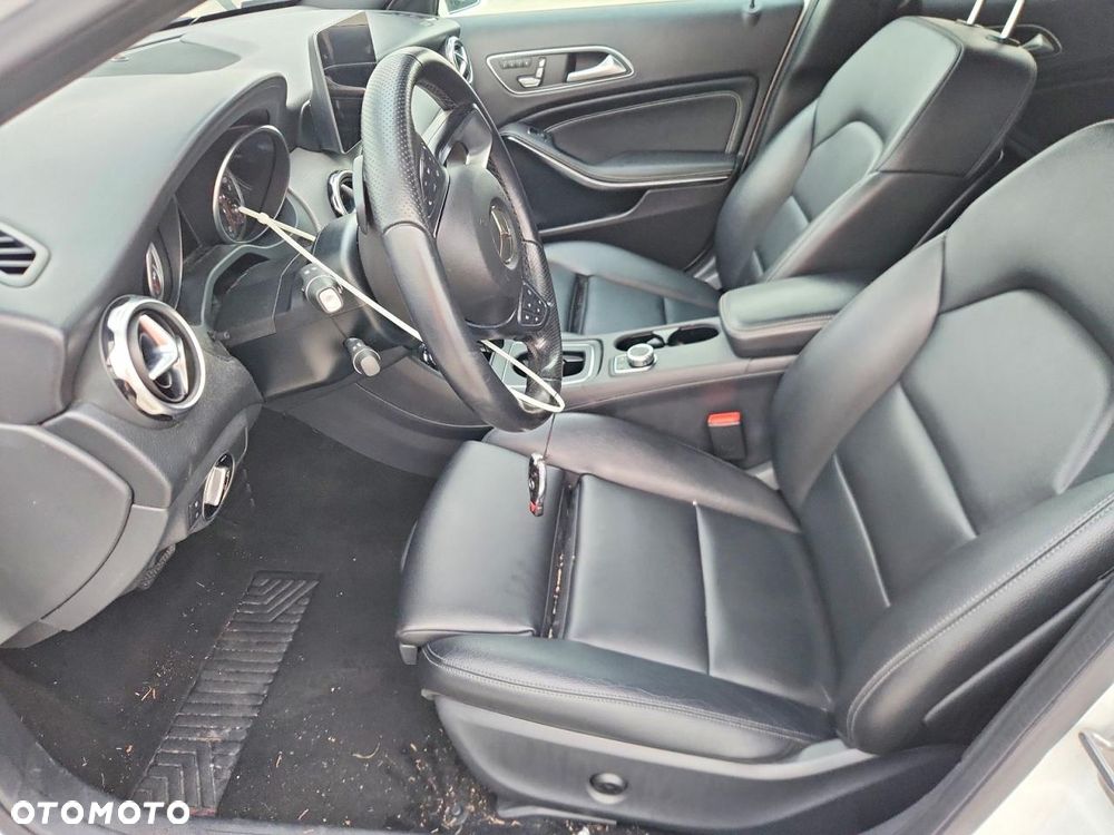 Mercedes-Benz GLA 250 4Matic 8G-DCT Style - 8