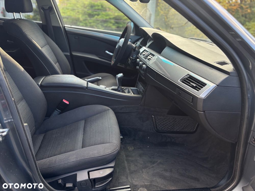 BMW Seria 5 523i Edition Exclusive - 10