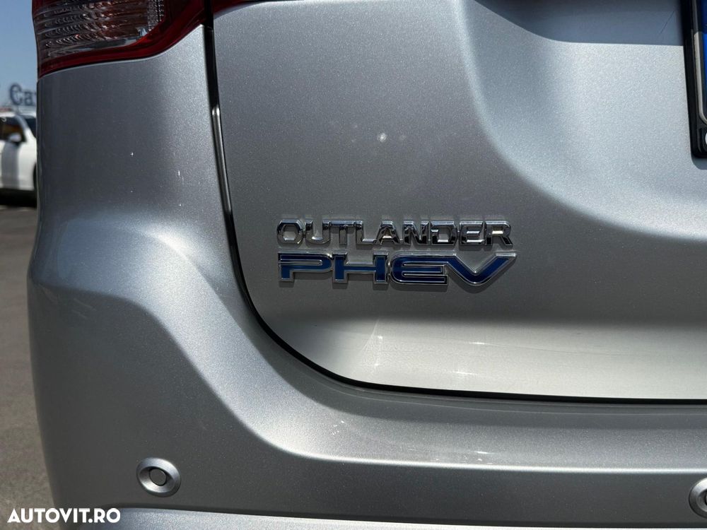 Mitsubishi Outlander 2.0L AS&G CVT Instyle - 16