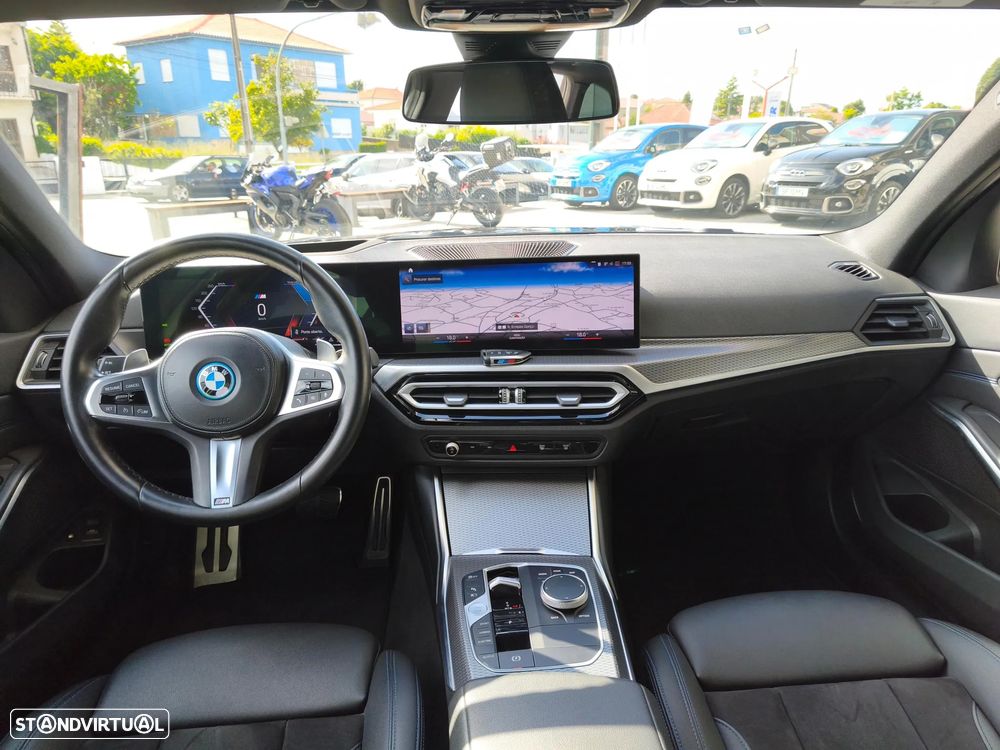 BMW 320 e Pack Desportivo M Auto - 11