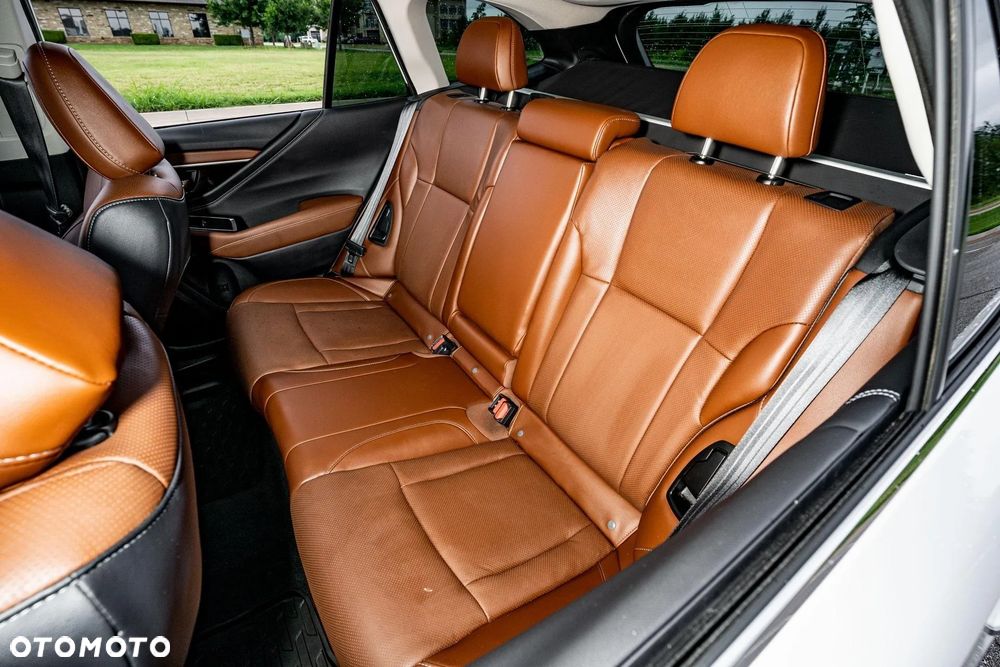 Subaru Outback 2.5i Lineartronic Edition Platinum Cross - 12