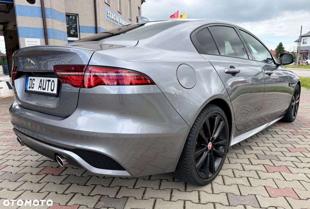 Jaguar XE P250 R-Dynamic SE - 8