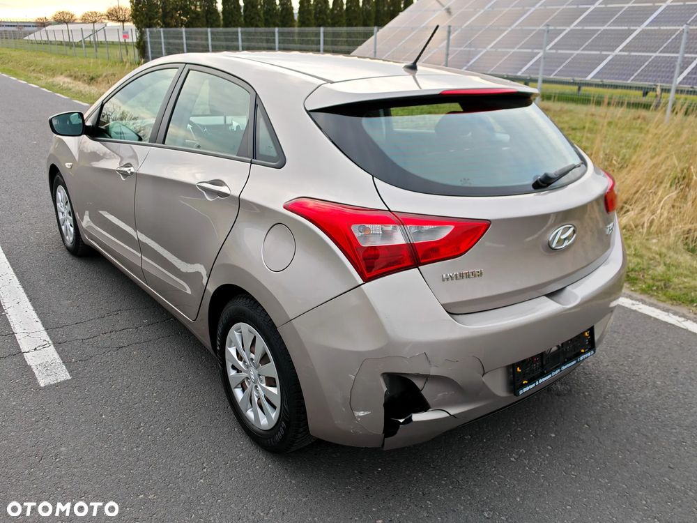 Hyundai i30 1.4 Trend - 6