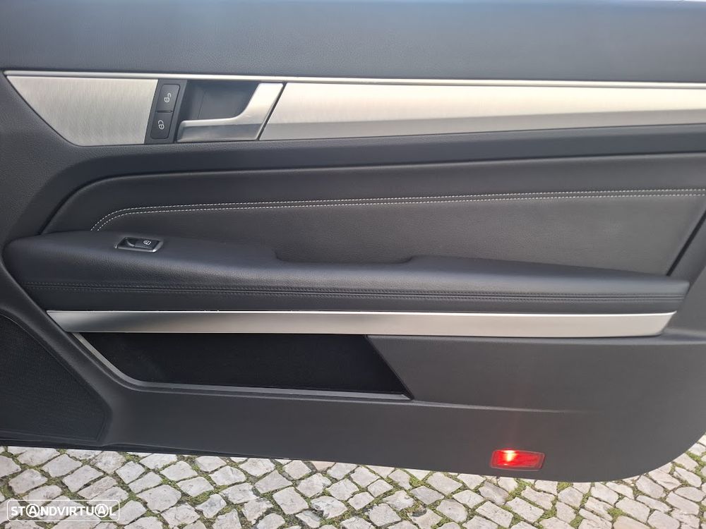 Mercedes-Benz E 250 BlueTEC Auto - 40
