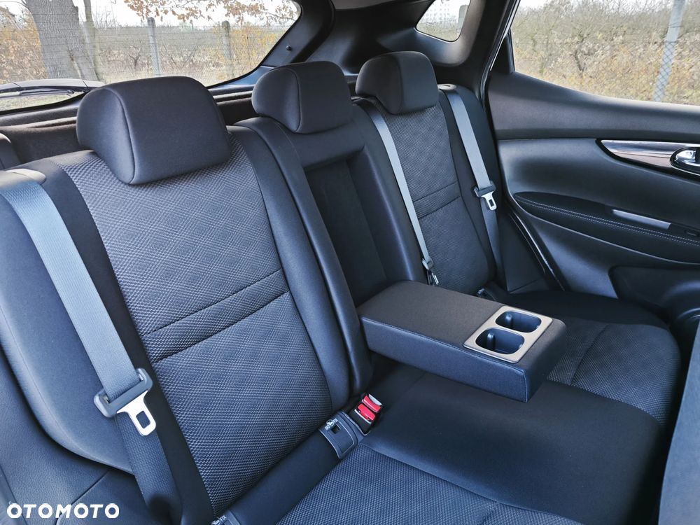 Nissan Qashqai 1.6 DIG-T N-Connecta - 37