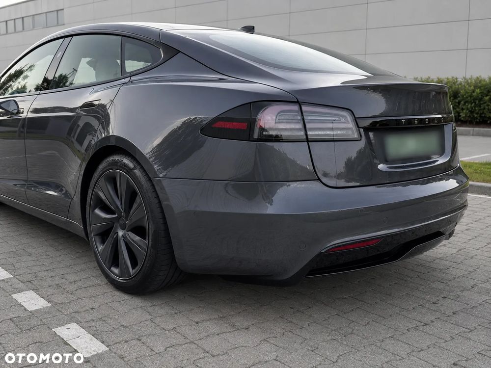 Tesla Model S AWD - 16