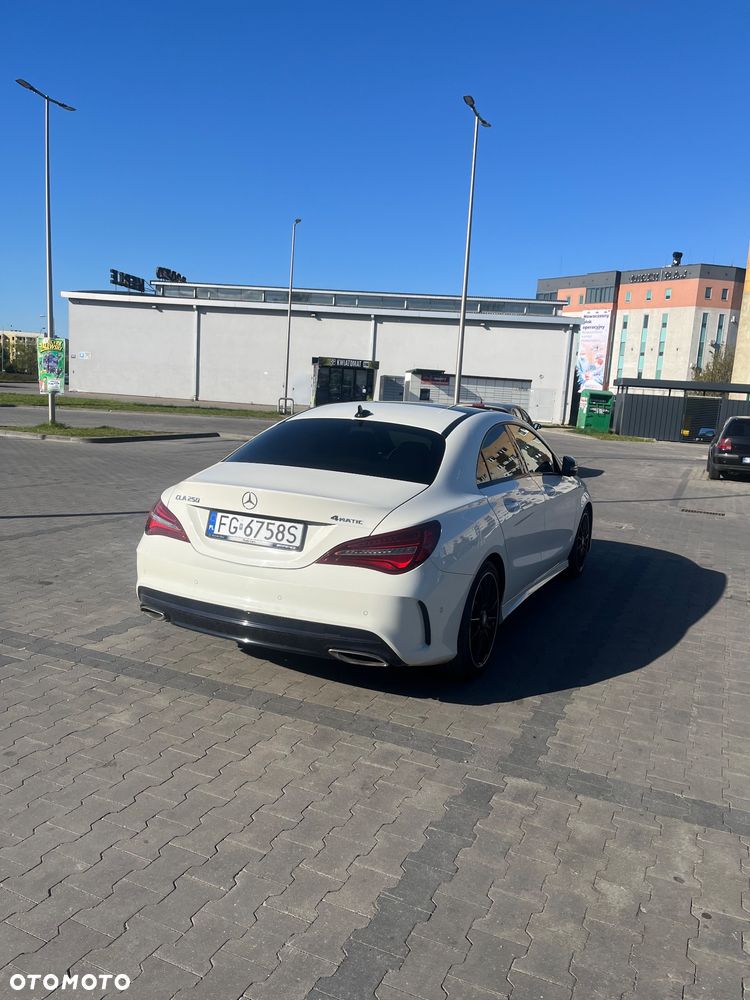 Mercedes-Benz CLA 250 4-Matic AMG Line - 4