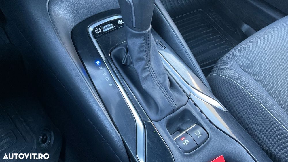 Toyota Corolla 1.8 HSD TS Dynamic - 17