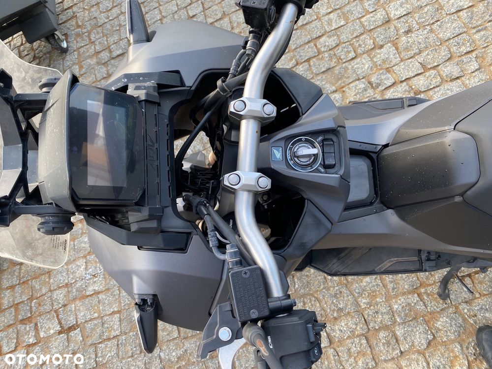 Honda ADV350 - 4