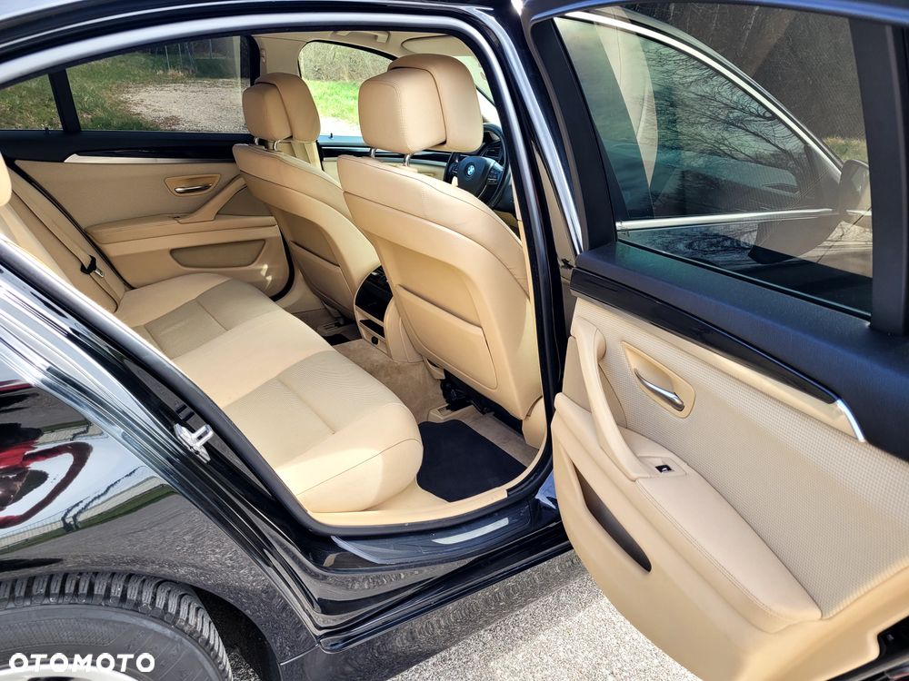 BMW Seria 5 520d - 30