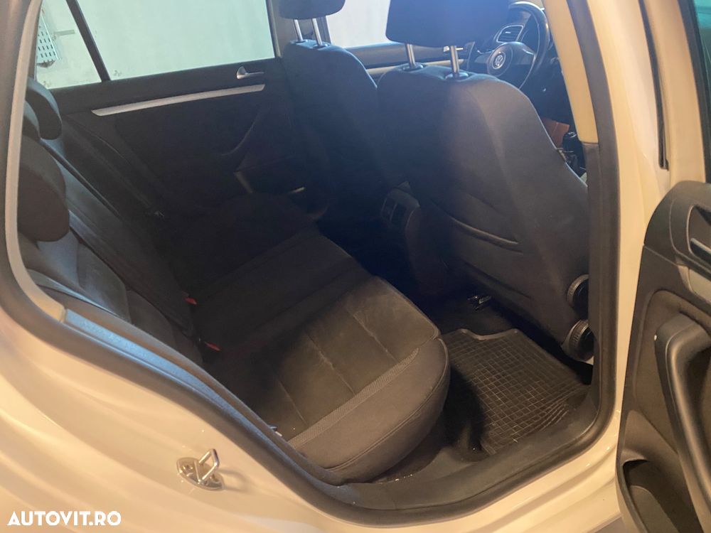 Volkswagen Golf 2.0 TDI Highline - 13