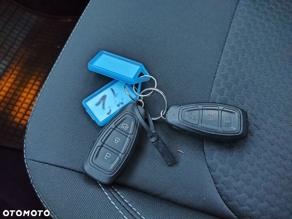 Ford Kuga 2.0 TDCi 4WD Trend - 26