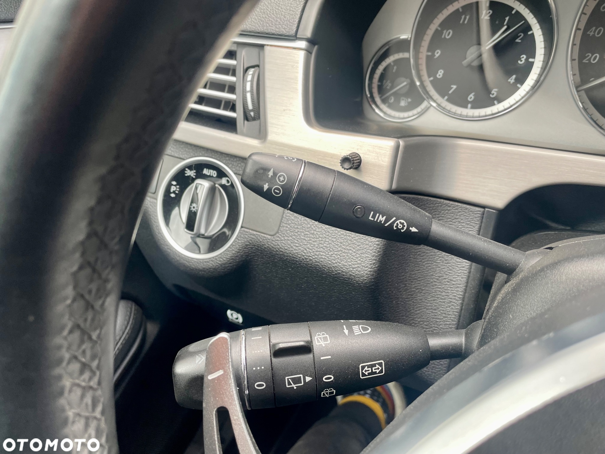 Mercedes-Benz Klasa E 500 T 4Matic 7G-TRONIC Avantgarde - 26