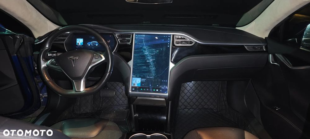 Tesla Model S - 13