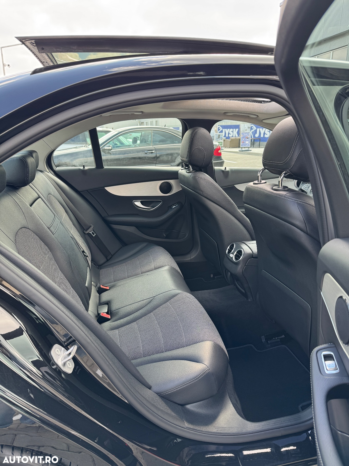 Mercedes-Benz C - 9