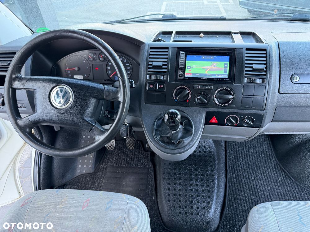 Volkswagen Transporter - 28