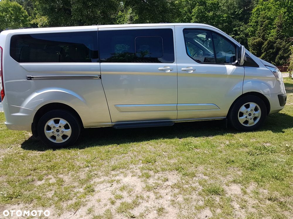 Ford Tourneo Custom - 12