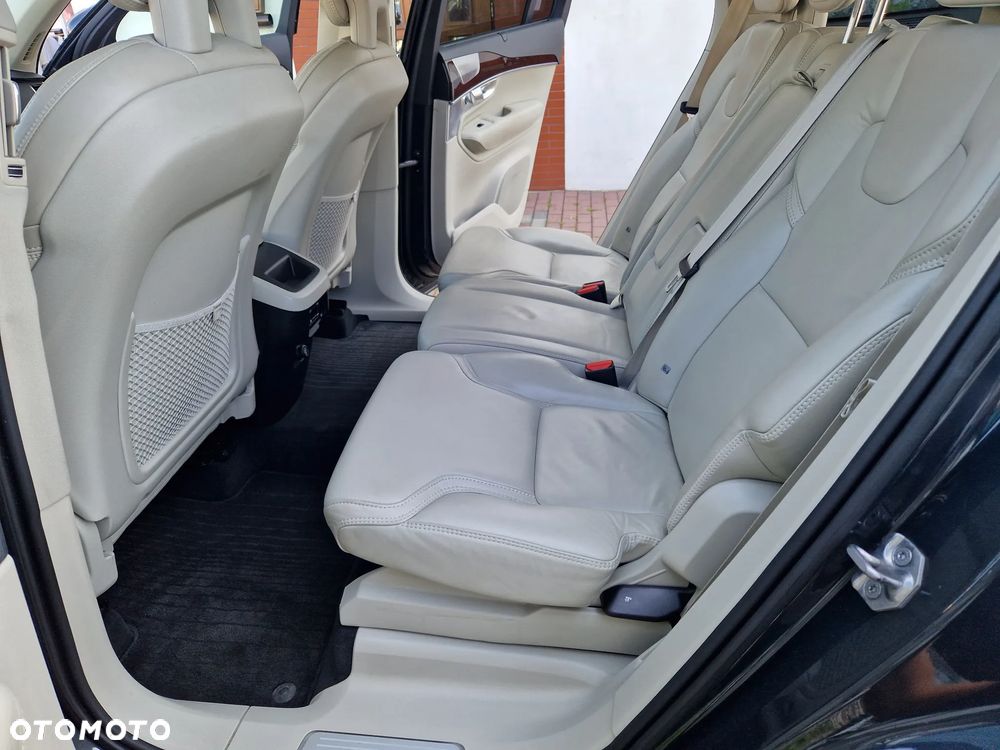 Volvo XC 90 D5 AWD Momentum - 27