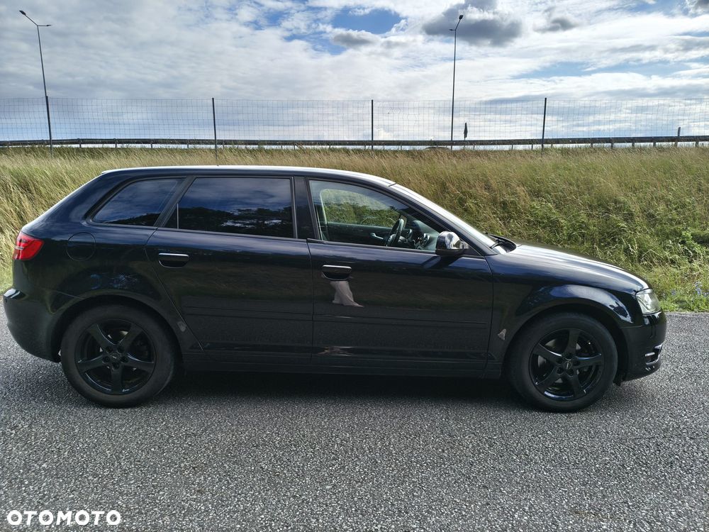 Audi A3 Sportback 1.6 Ambiente - 2